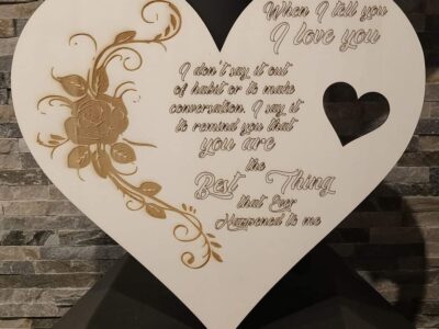 Gravirano srce z napisom
