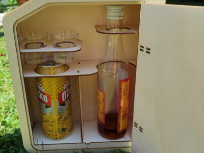 Lesena bencinska kanta